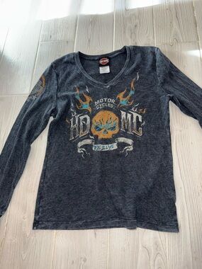 Harley-Davidson Women’s Graphic Long-Sleeve V-Neck Tee